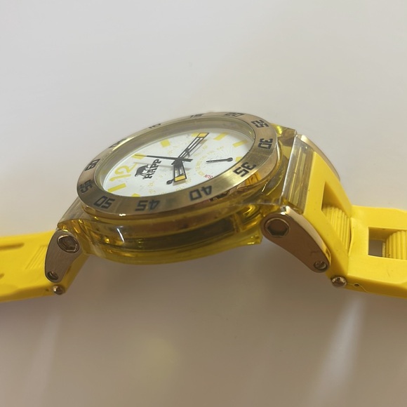 Men's Yellow Watch - Picture 9 of 10